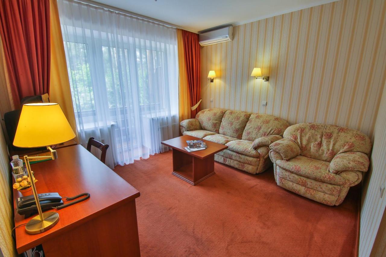 Ukraina Hotel Cherkasy Exterior photo